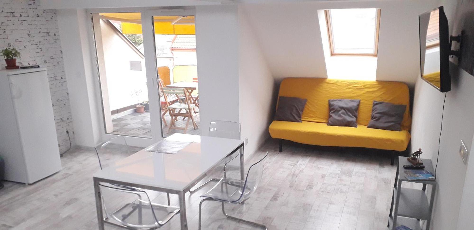 8X8 Tetoter Apartman Segedyn Zewnętrze zdjęcie